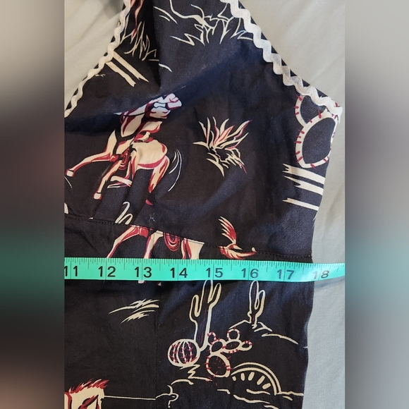 Pinup Couture Halter Top Rare Western Cowboy Print With Cute Ric Rac Trim 2x - Picture 9 of 9